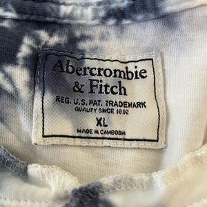 Men’s tie-dyed extra large Abercrombie and Fitch T-shirt
